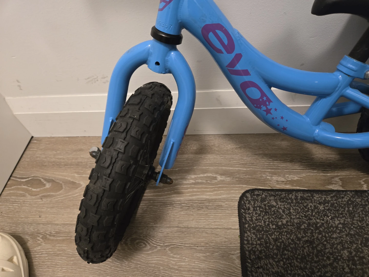 Evo balance bike for kids - photo 2