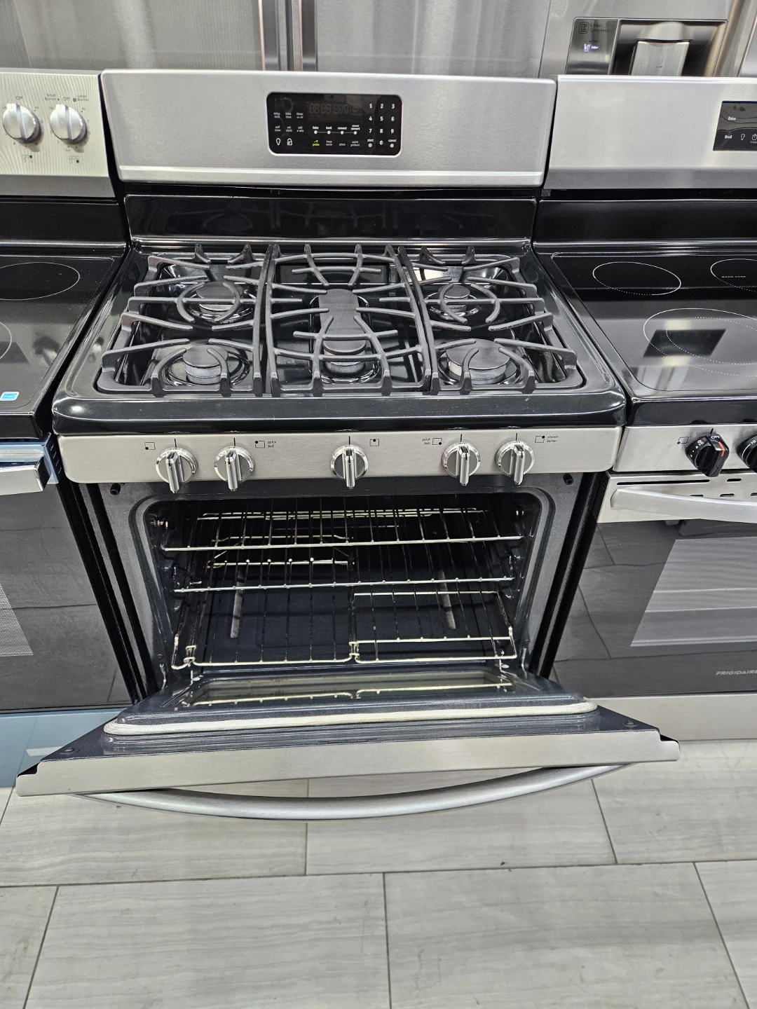 GE Gas Range with Griddle