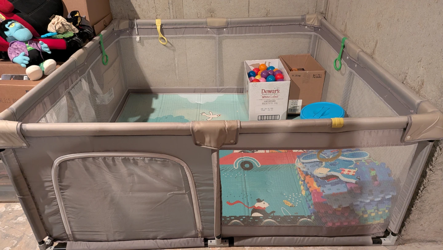 Large baby playpen with activity mat