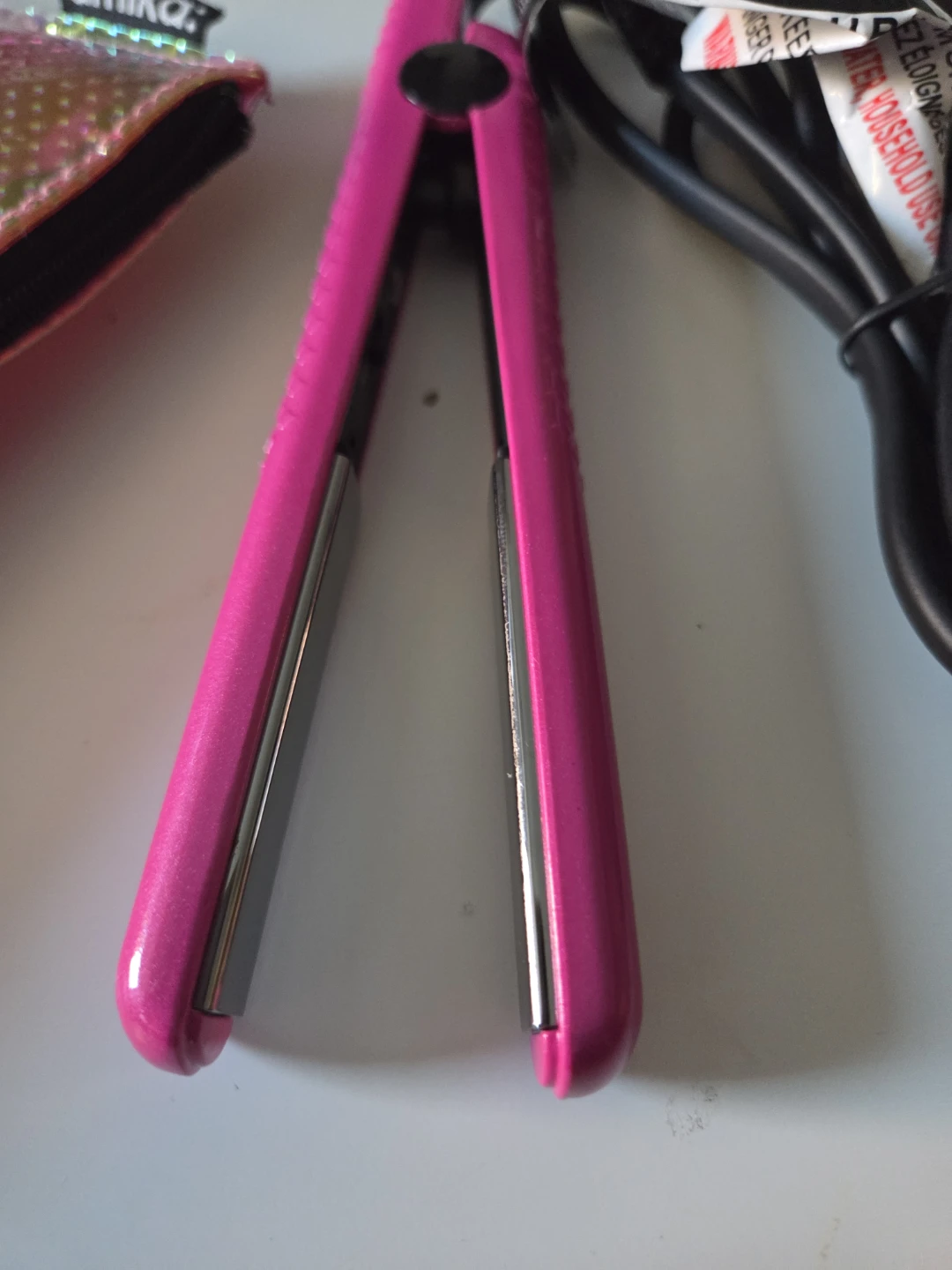 Amika Pink Hair Straightener with Travel Case - photo 3