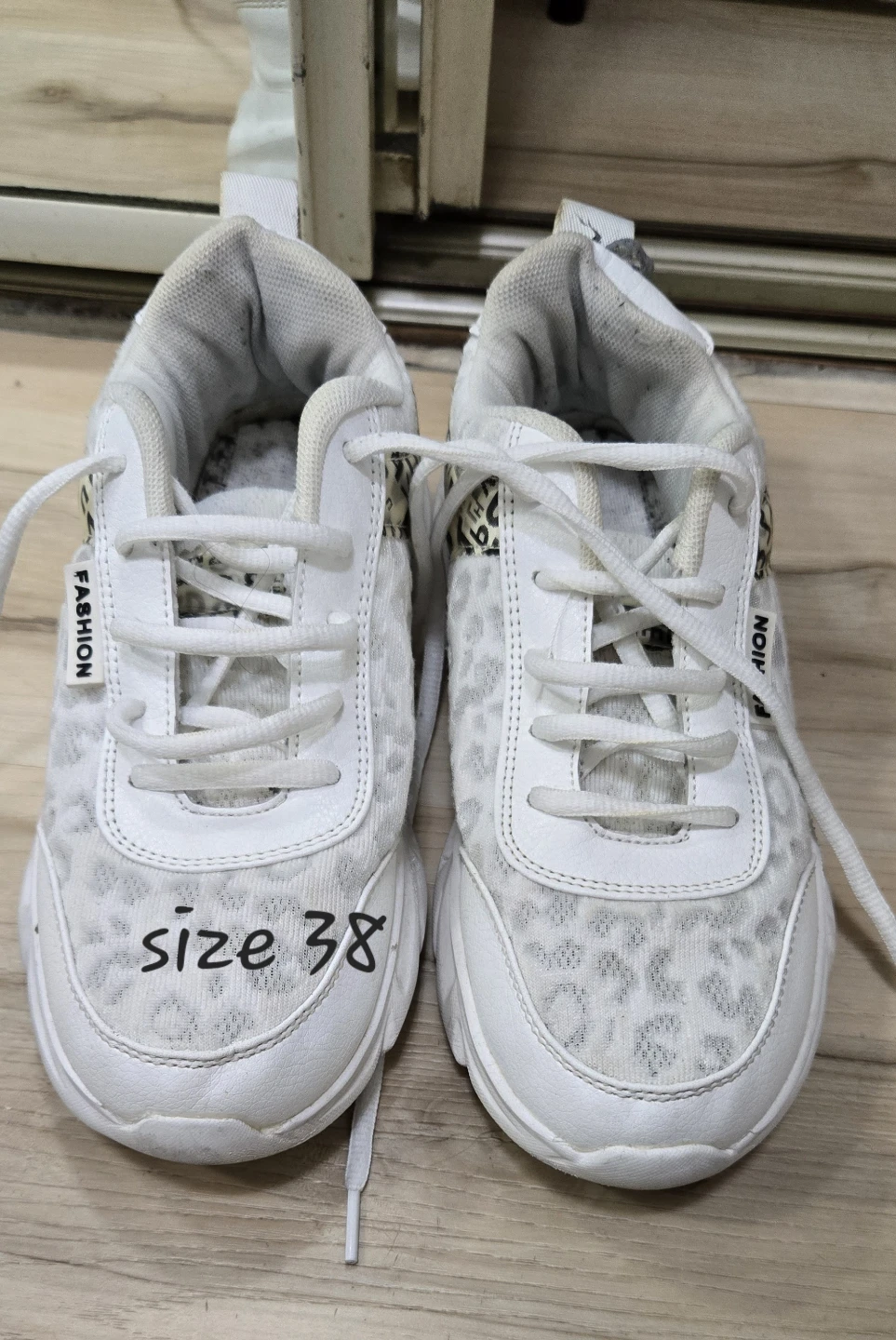 Fashion White Leopard Print Sneakers