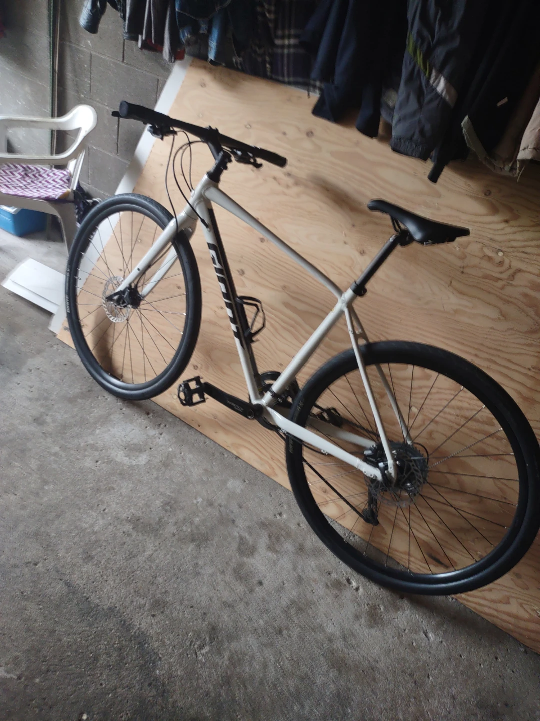 GIANT ESCAPE 2 HYBRID BIKE - photo 4