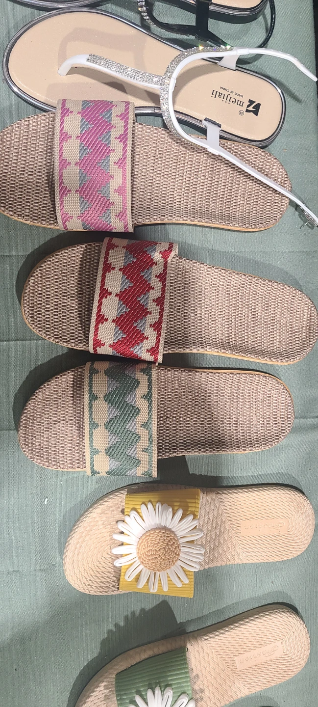 Various assorted women's summer sandals and slides - photo 3