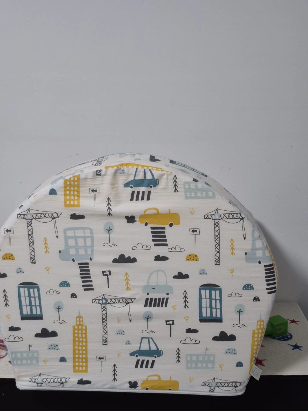 Kid's Armchair with Cityscape Pattern - photo 2