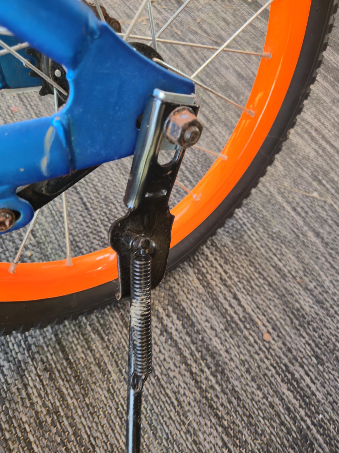 Hot Wheels Kids 16" Bike – Blue & Orange - photo 5