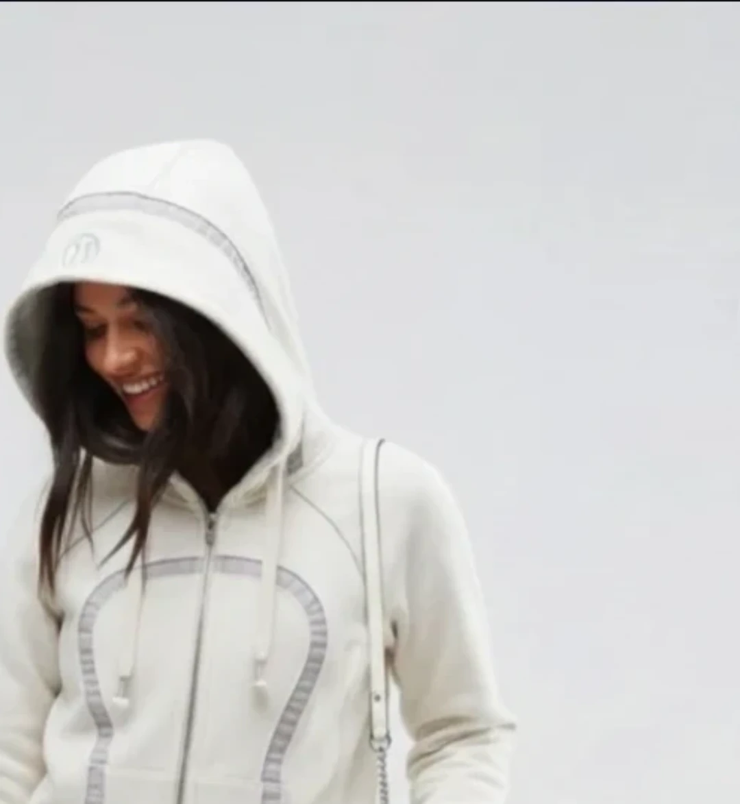 Special edition Lululemon hoodie - photo 2