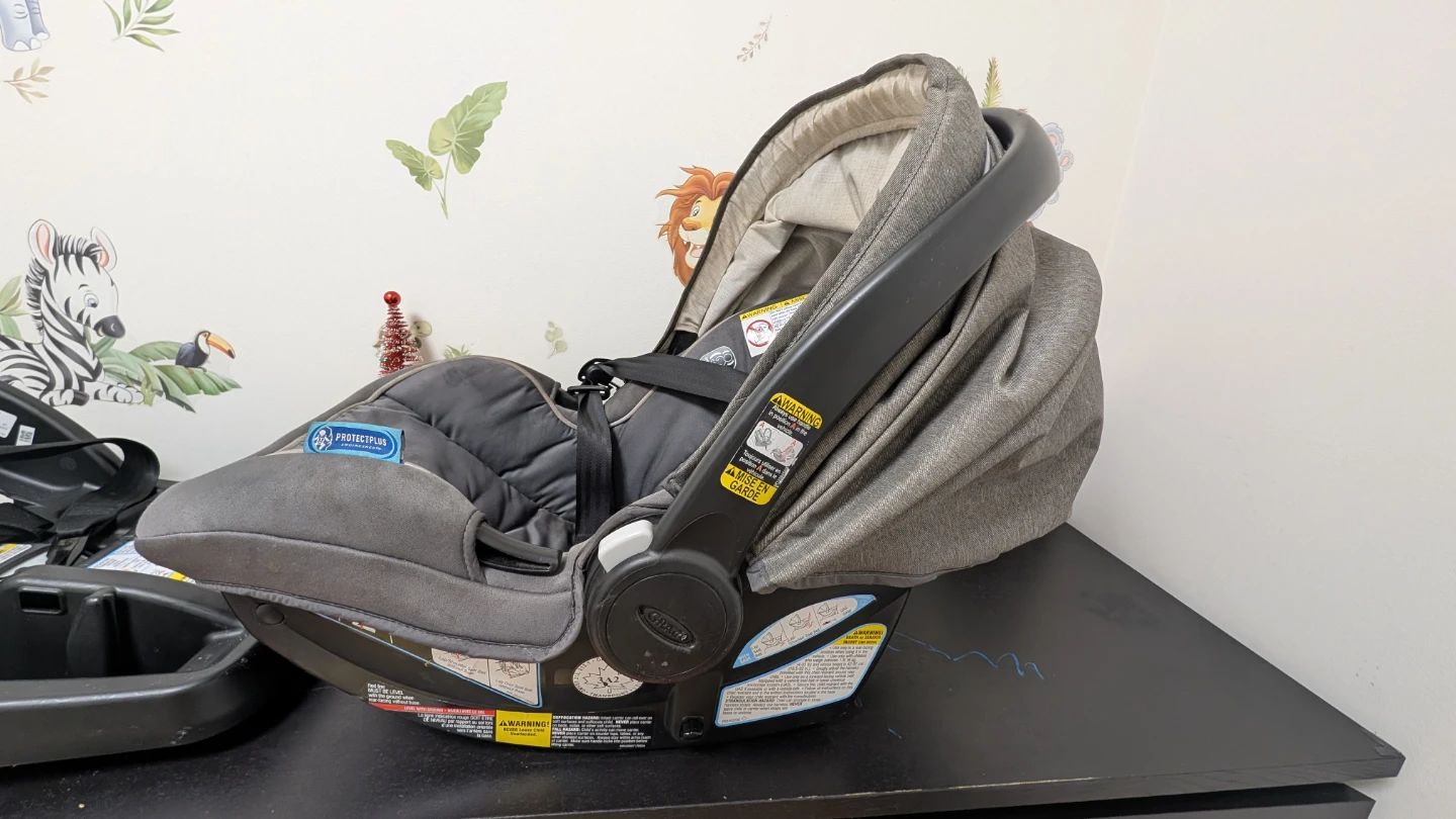 Graco SnugRide SnugLock 35 Infant Car Seat - photo 2