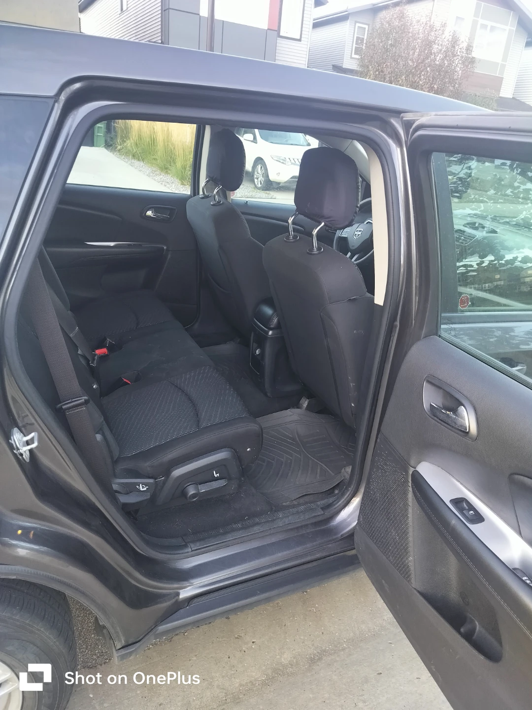 Dodge Journey 2.4 /winter tires/remote starter/accident free. - photo 5