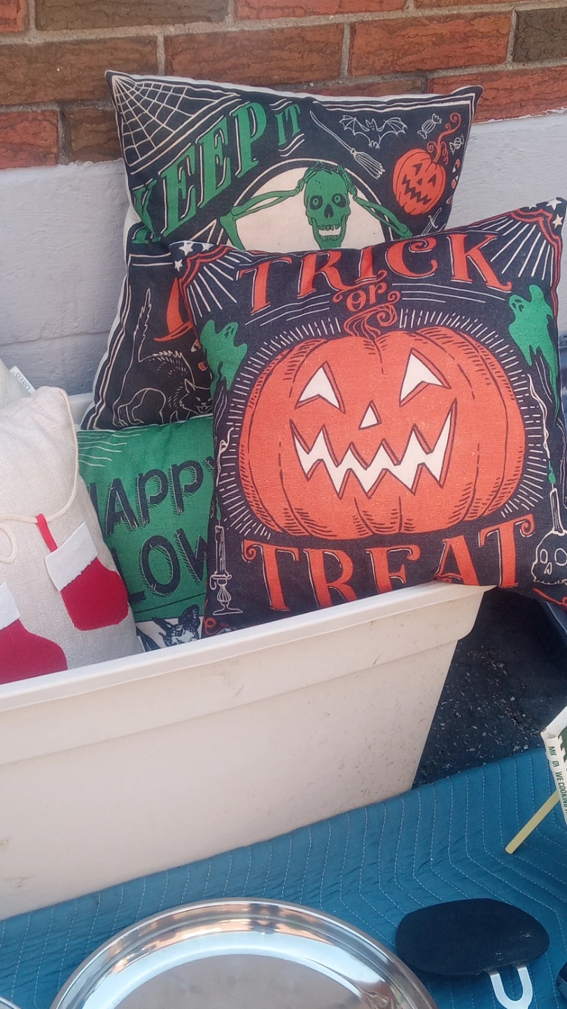 Assorted Halloween Decor Bundle