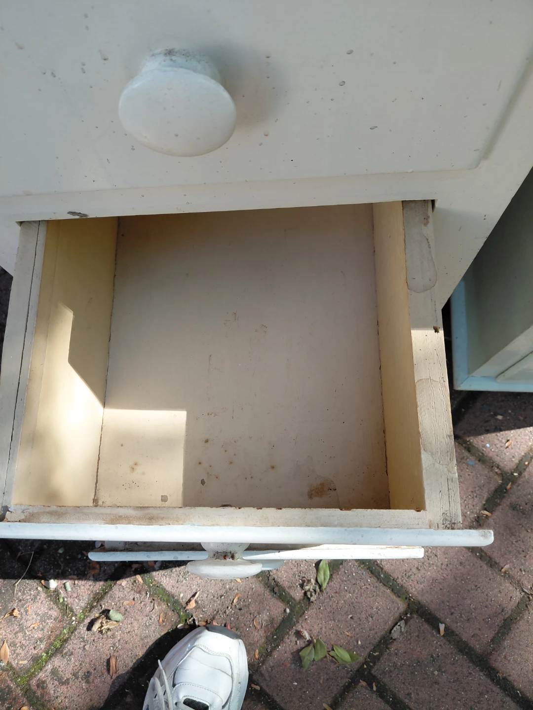 3-Drawer Nightstand - photo 3