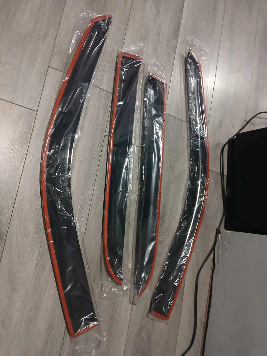 Set of 4 Car Window Rain Guards - photo 3