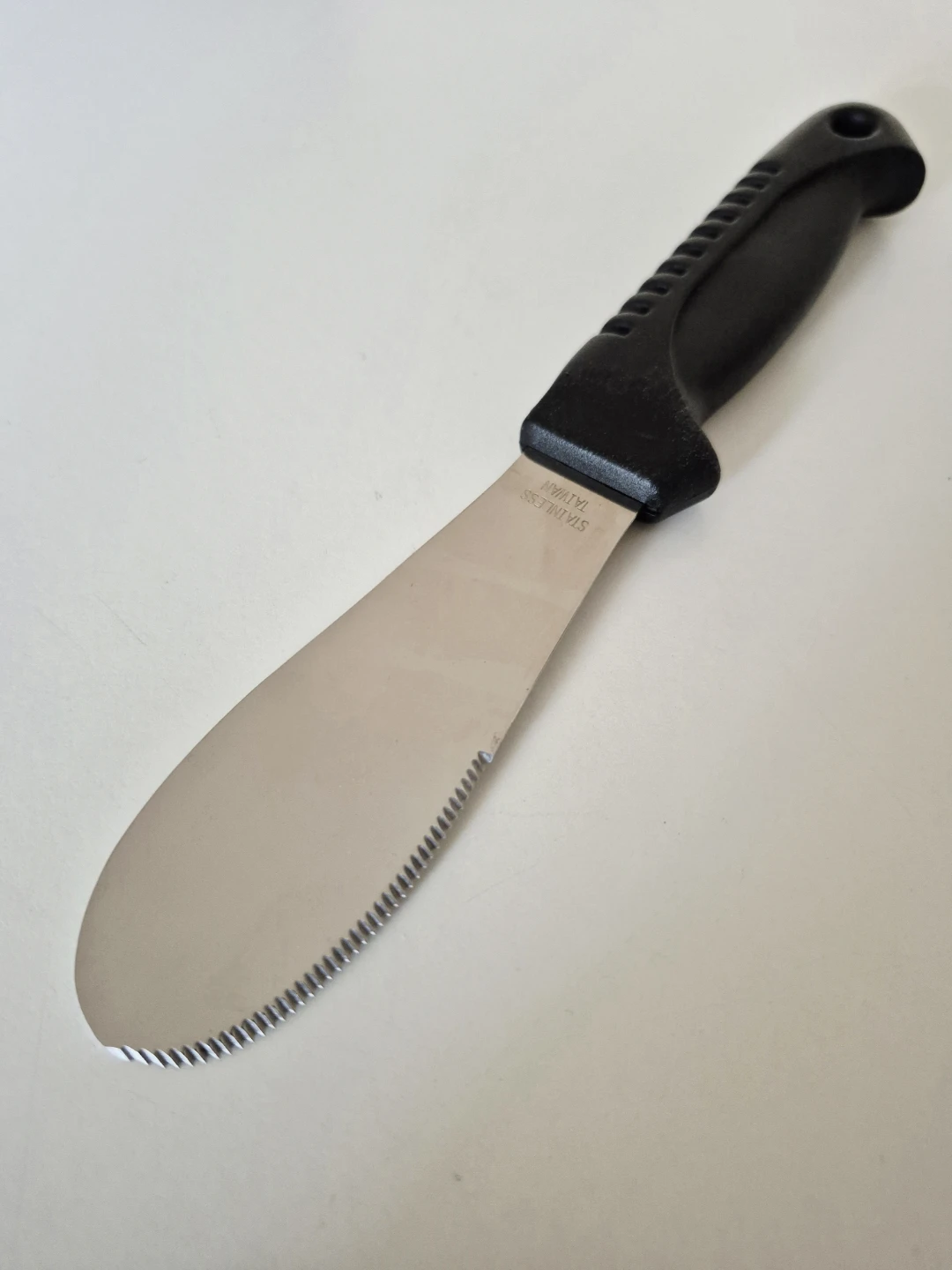 Spreader Knife with comfort-grip handle: NEW