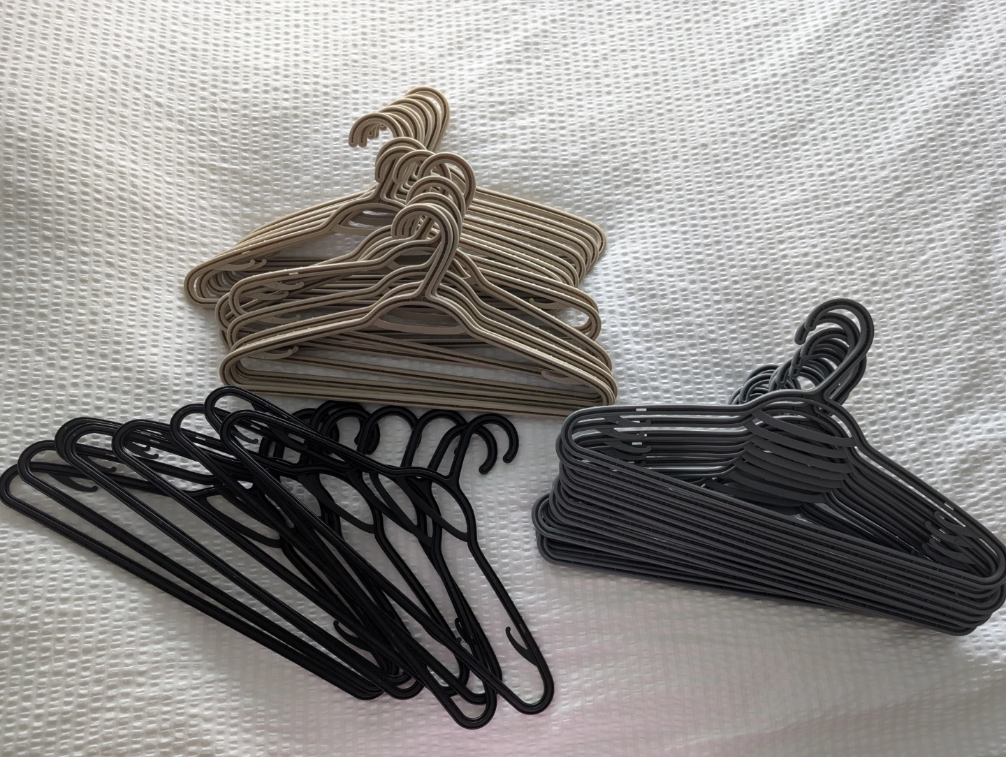 Bundle of Plastic Clothes Hangers - photo 2