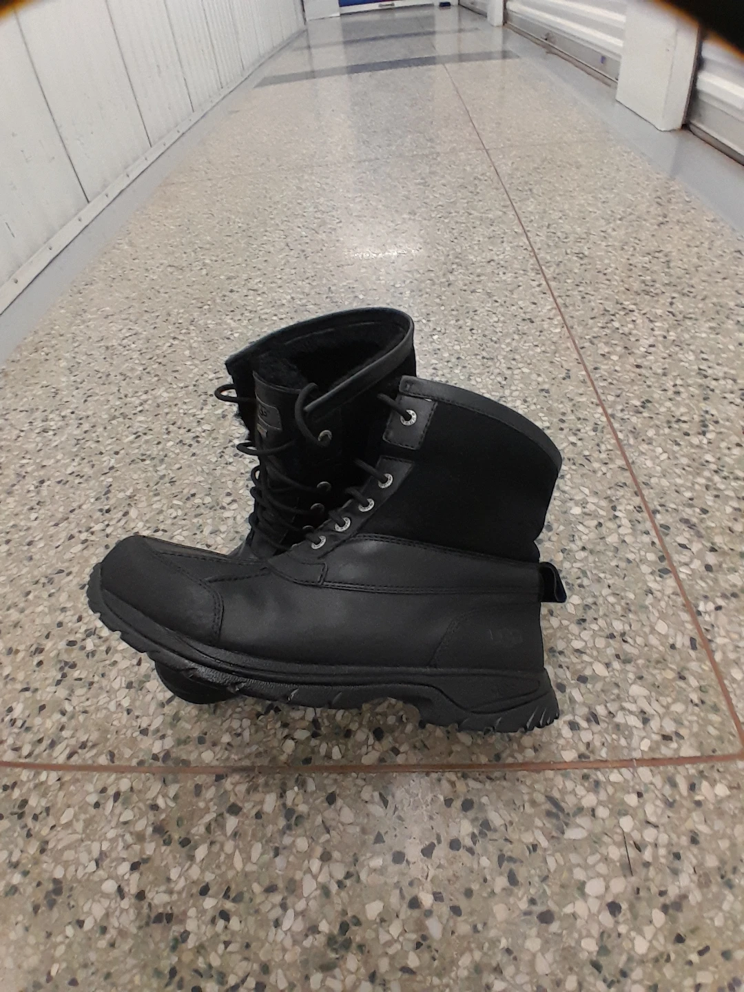 UGG Butte Winter Boots Men's Size 11.5 suitable for 12 - photo 4