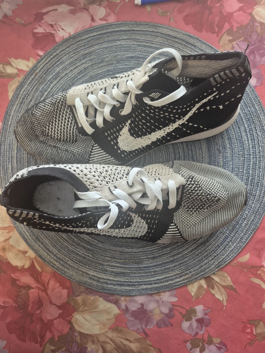 Nike Flyknit Men's Running Shoes Size 9.5 - photo 2