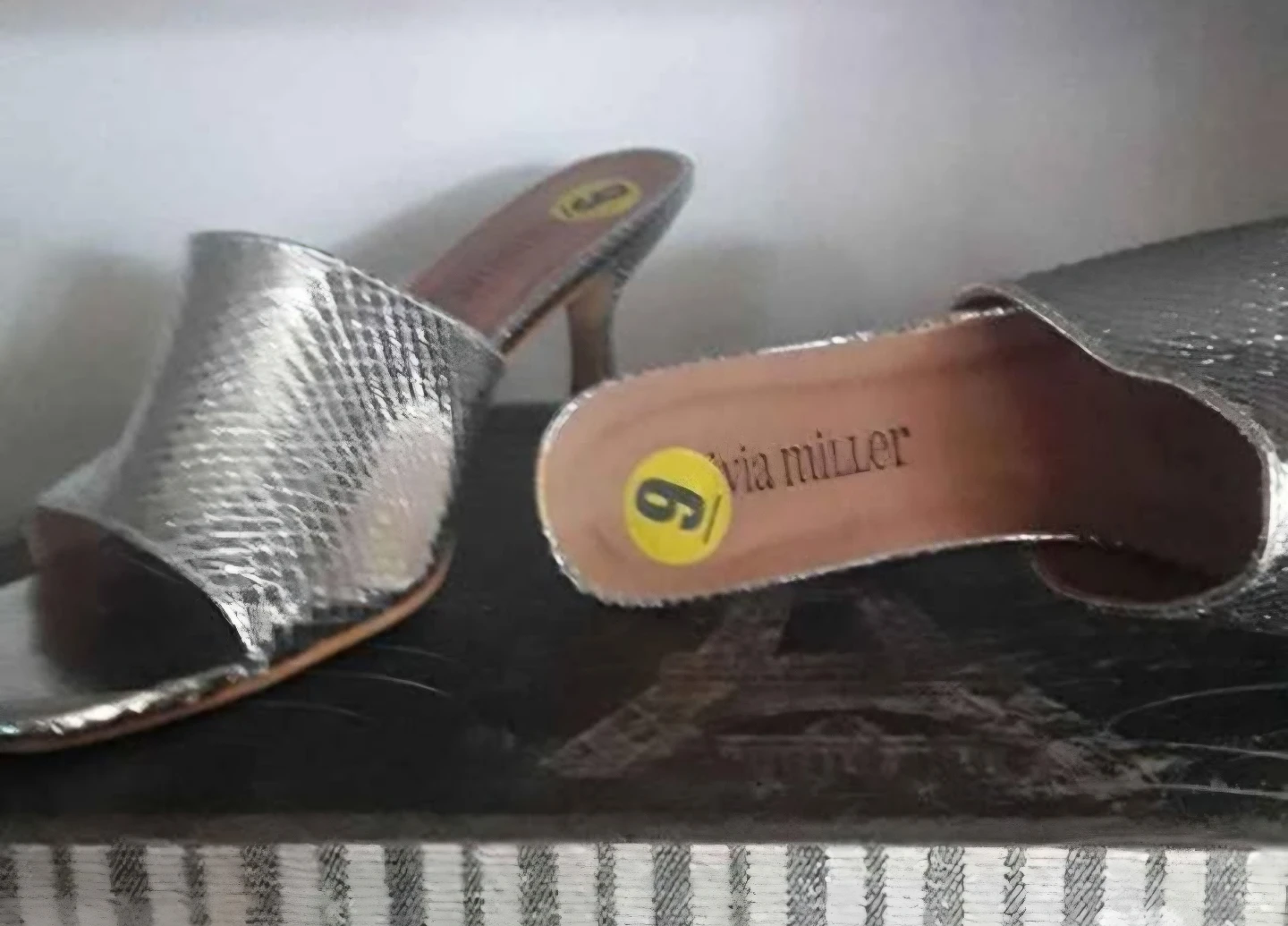 Silver Snakeskin Heels. Size 9 - photo 2