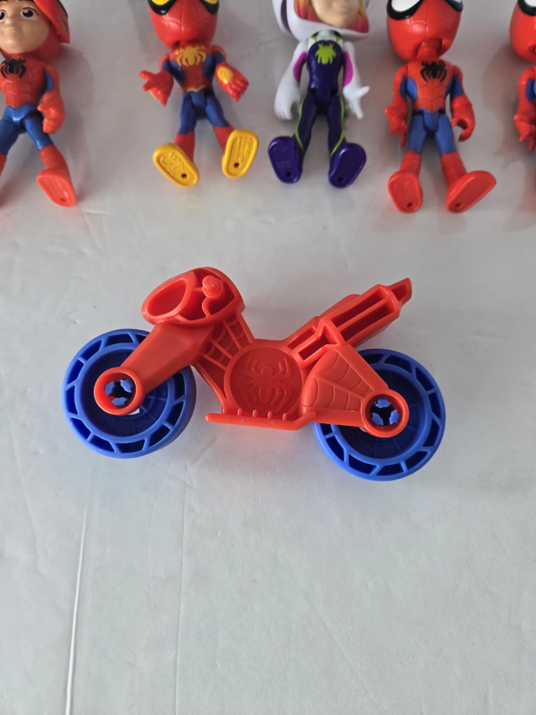 Spidey and friends toy playset - photo 3
