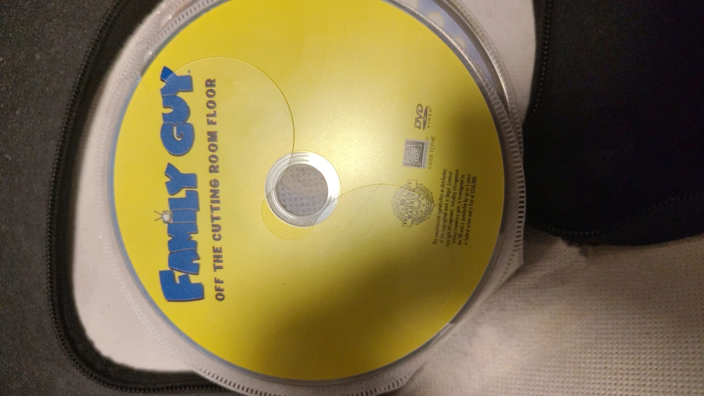 Family guy dvd set season 1-6 plus extras - photo 5