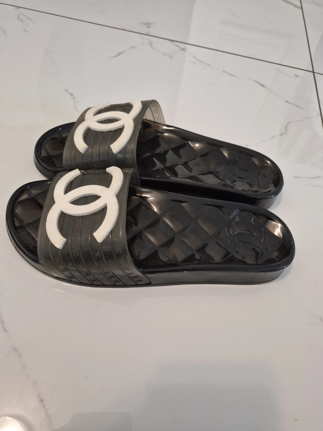 Chanel CC Logo Slides - photo 2