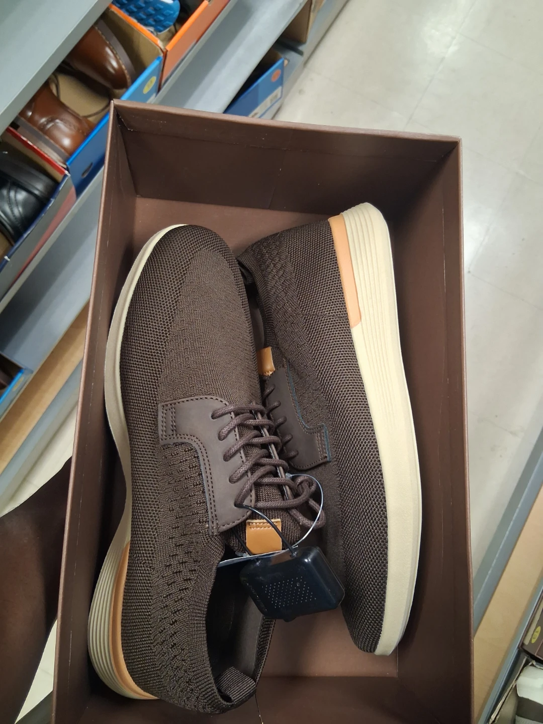 Brown knit lace-up shoes