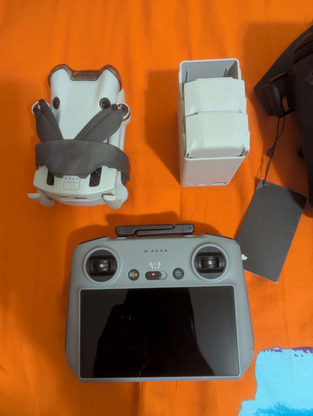 DJI Mini 4 Pro Drone with Controller and carry Bag - photo 3
