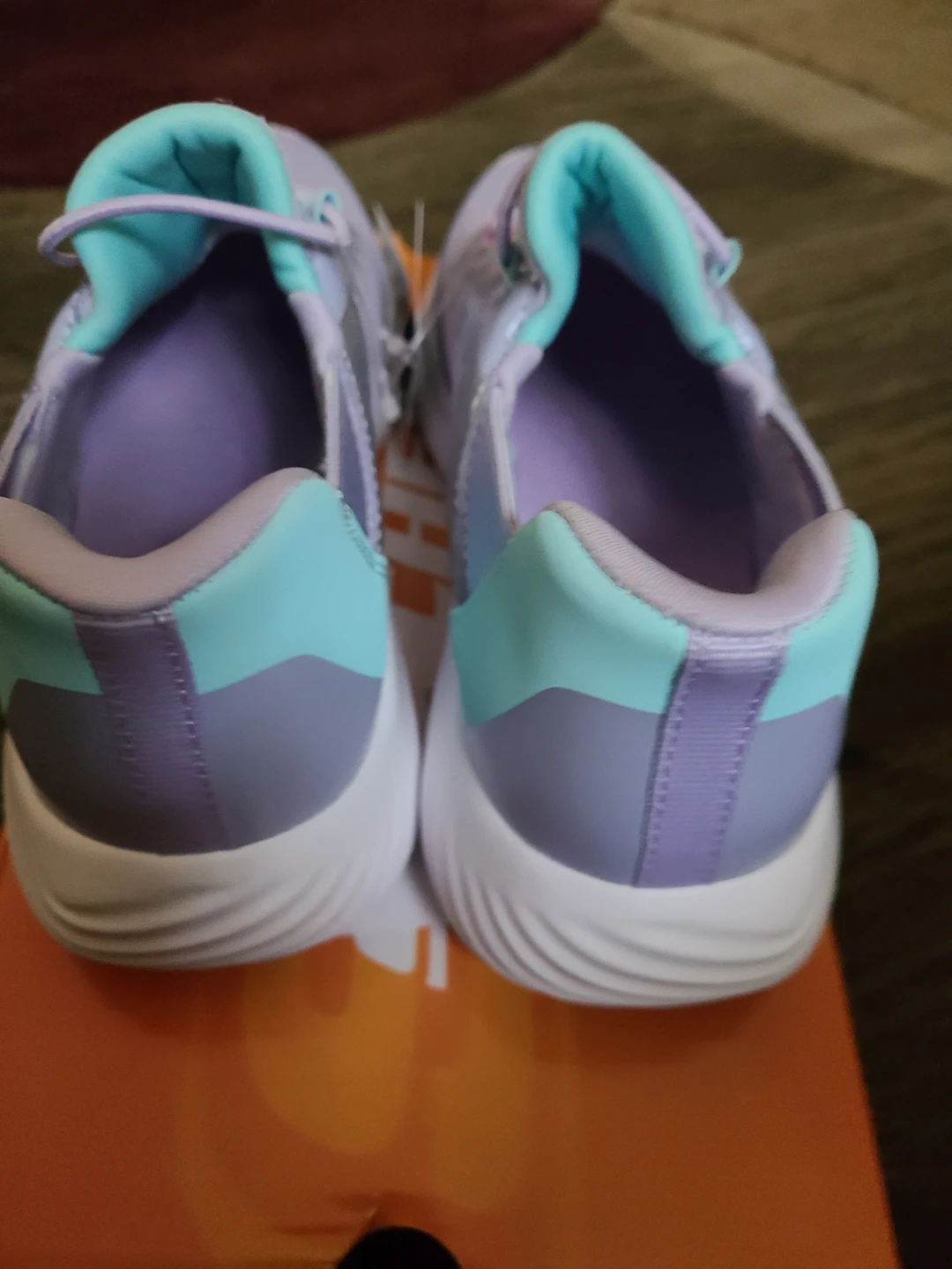 Skechers Hands Free Swift Fit Girls Sneakers size 2 - photo 3