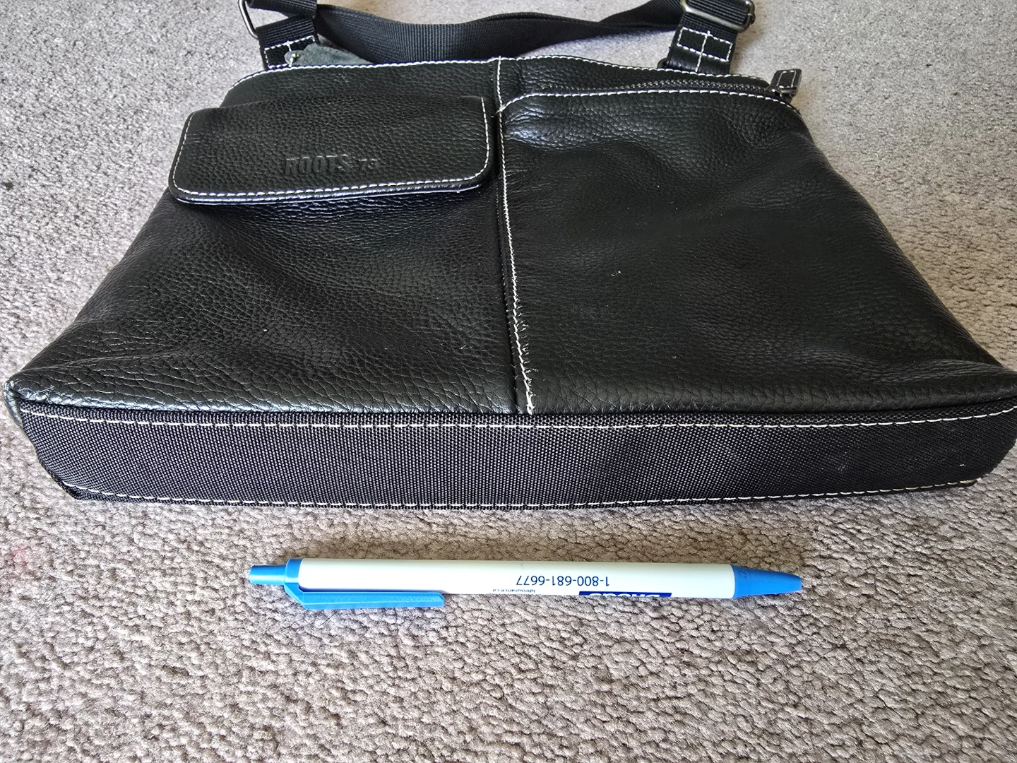 Roots 73 Black Leather Crossbody Bag for M/F - photo 3
