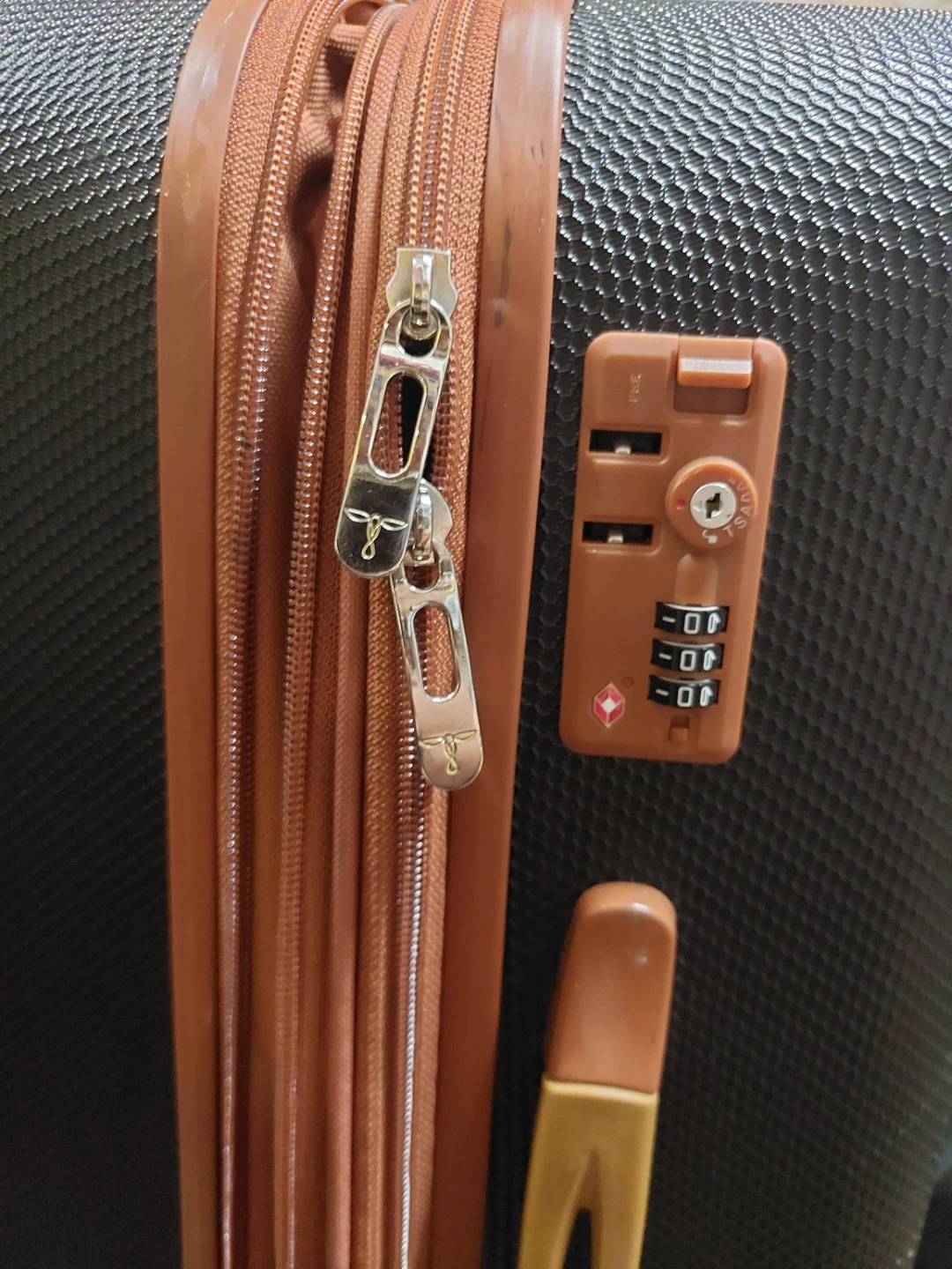 Trochi Hardshell Luggage - photo 3
