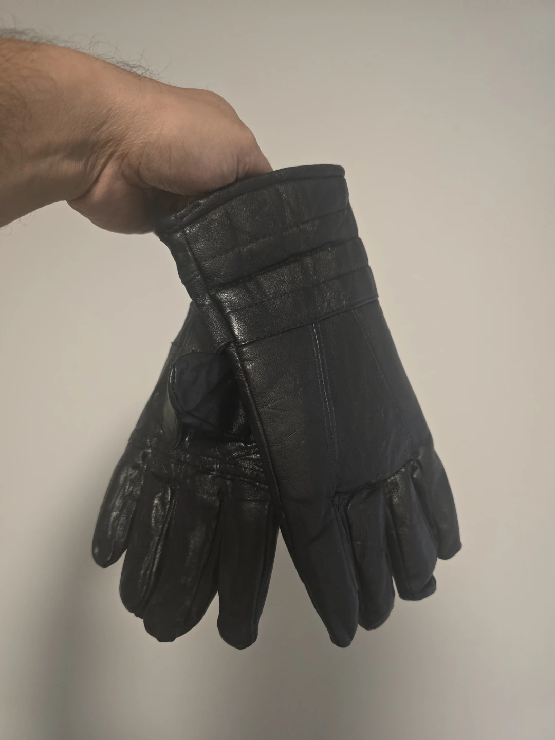 Black and Tan Leather Gloves - photo 2