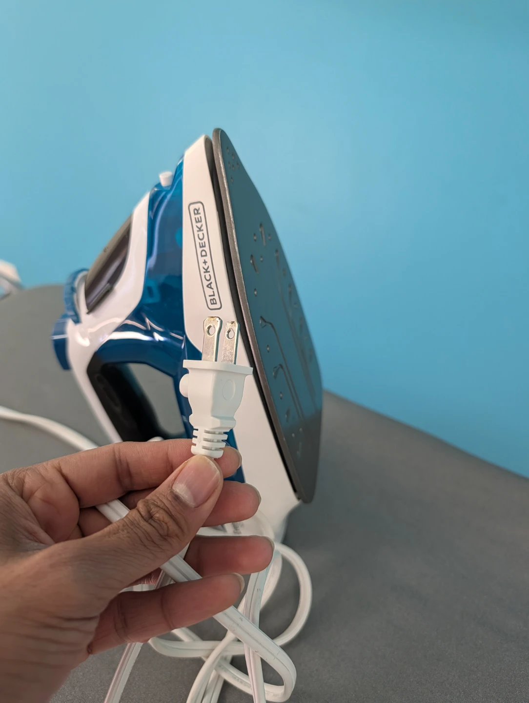 Black+Decker EvenSteam Iron -Moving out sale - photo 4