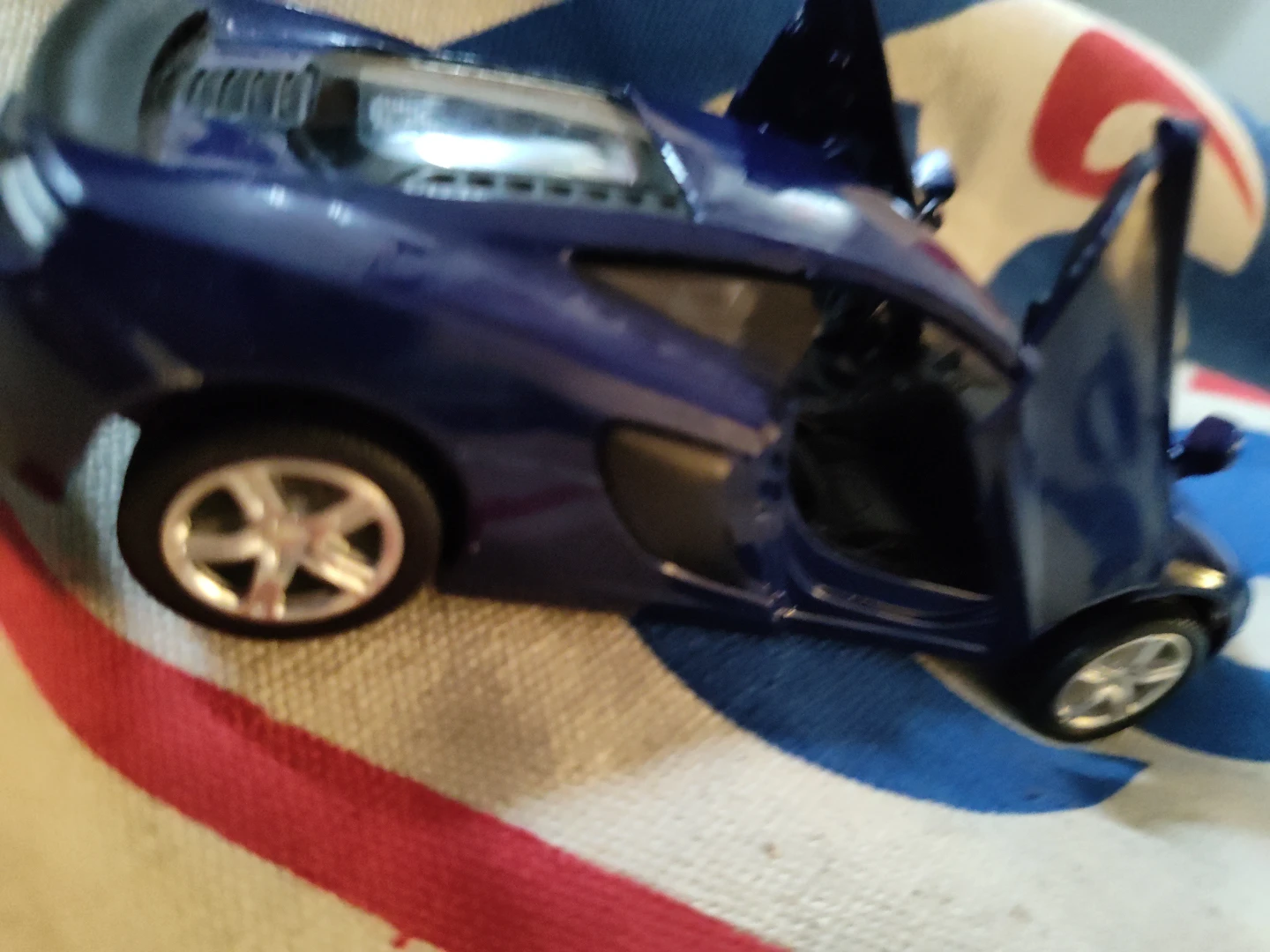 McLaren 650S Diecast Model Car - photo 4