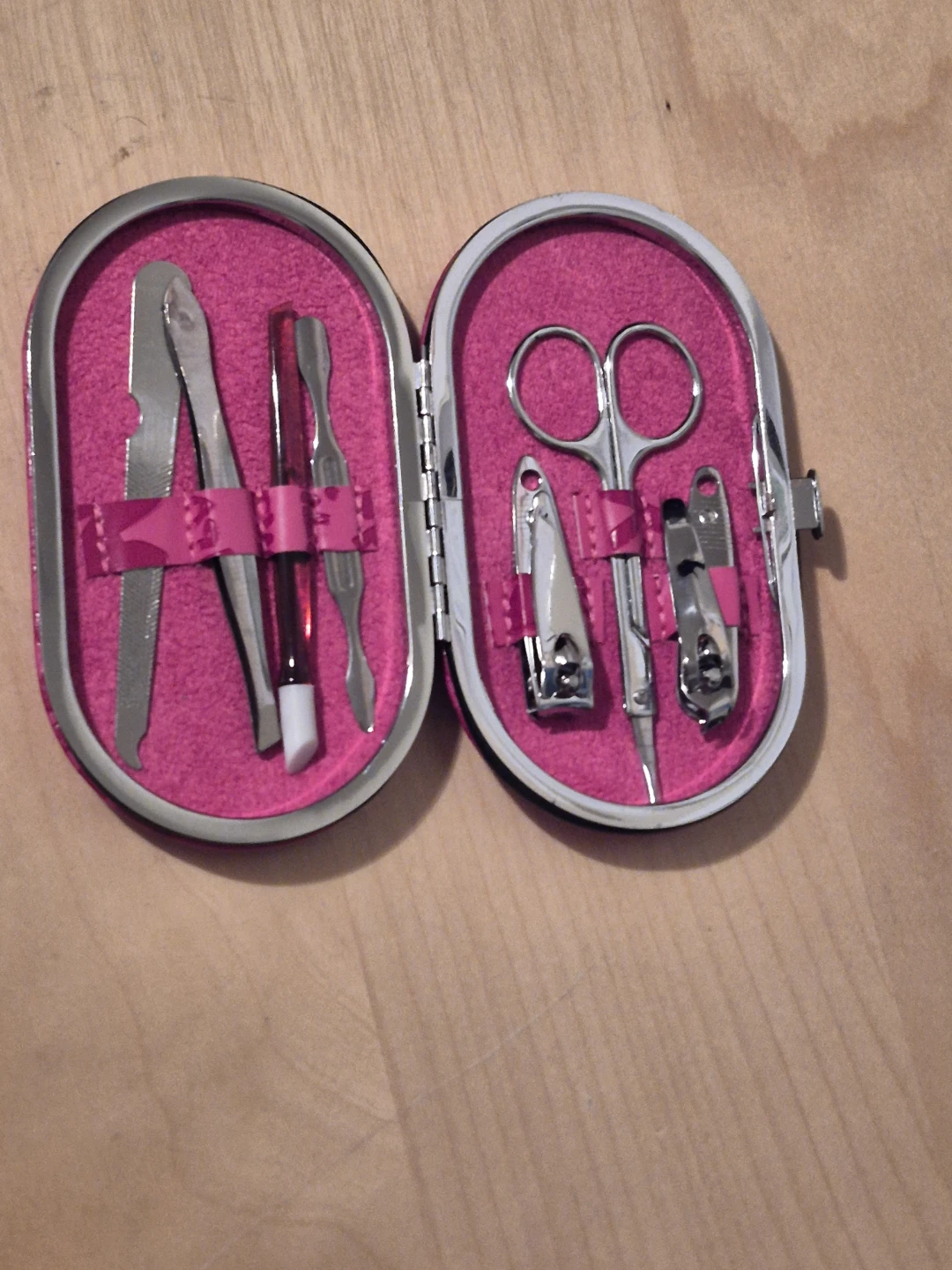 BN)Pink Manicure Set with City Graphics