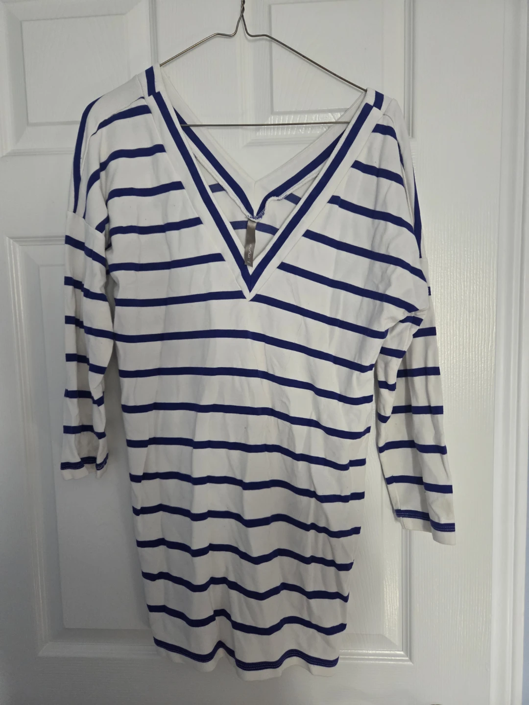 Thyme Striped V-Neck Shirt - photo 4