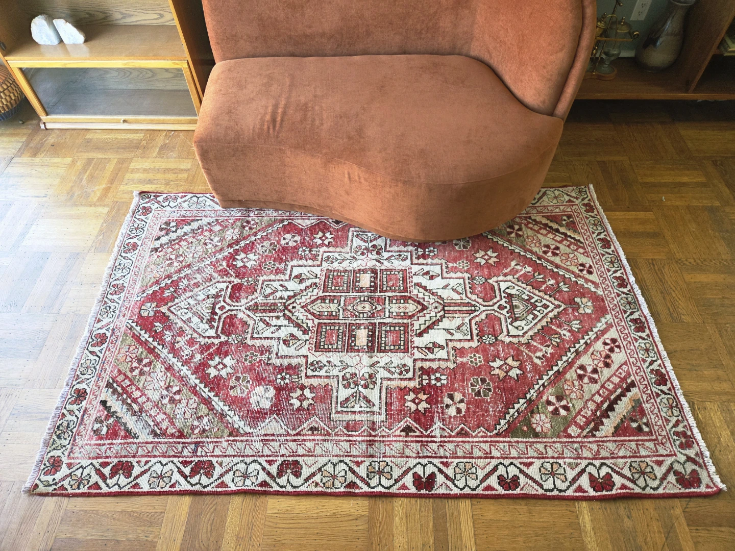 Vintage Hand-Knotted Persian "Shiraz" Wool Area Rug - photo 2