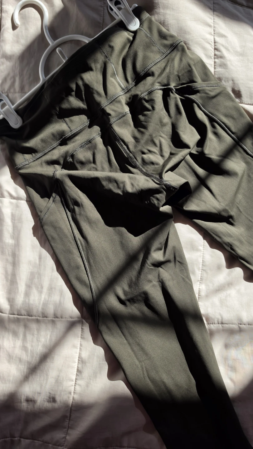Lululemon Leggings Size 6 - photo 4