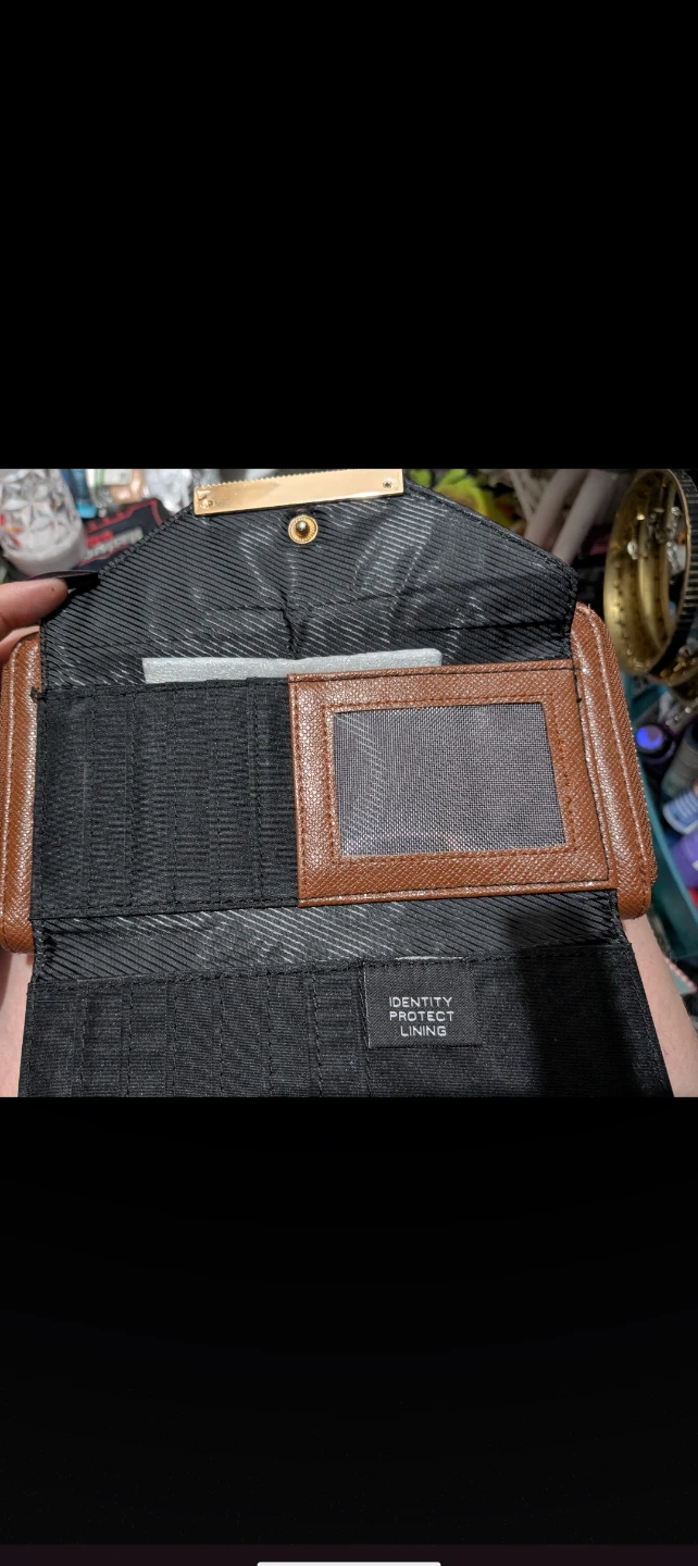 Tahari Brown Wallet - photo 2