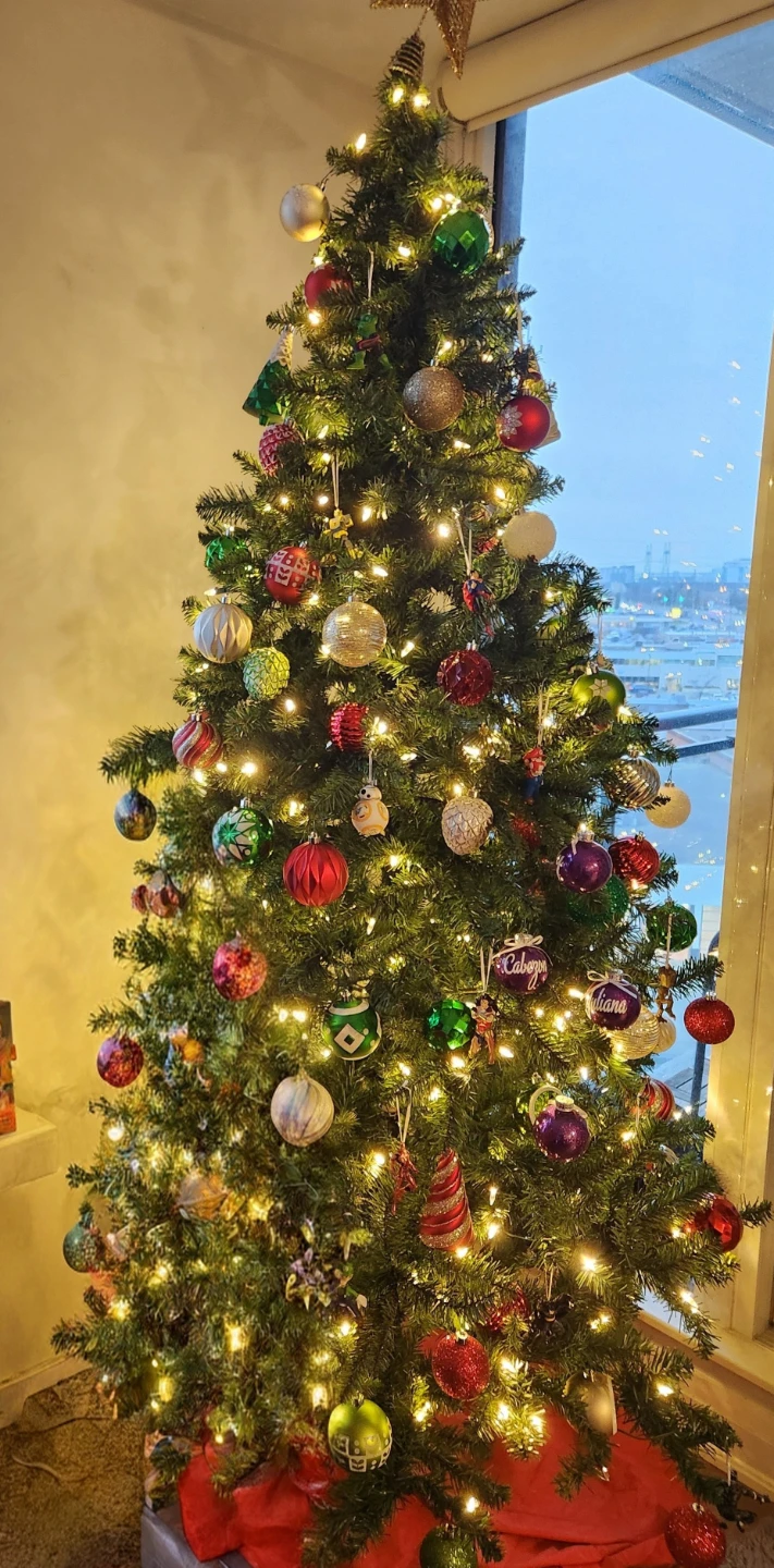 7.5ft Holiday Time Pre-Lit Kennedy Fir Christmas Tree - photo 3