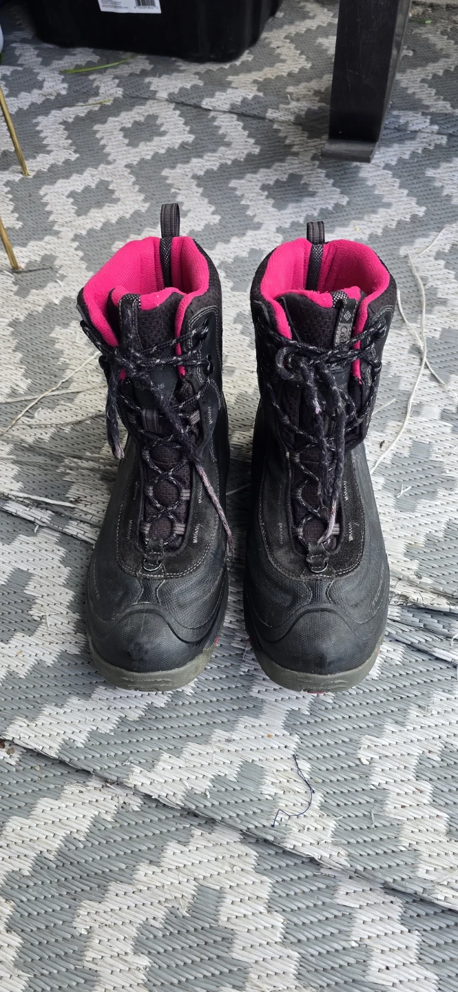 SIZE 10.5 Columbia Bugaboot Waterproof Winter Boots