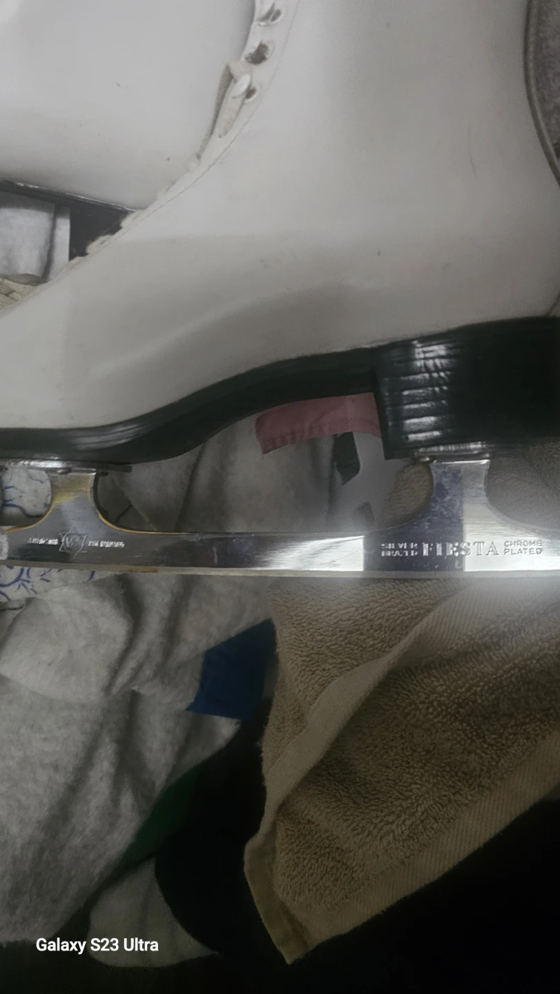 Fiesta Figure Skates Size 9.or 10