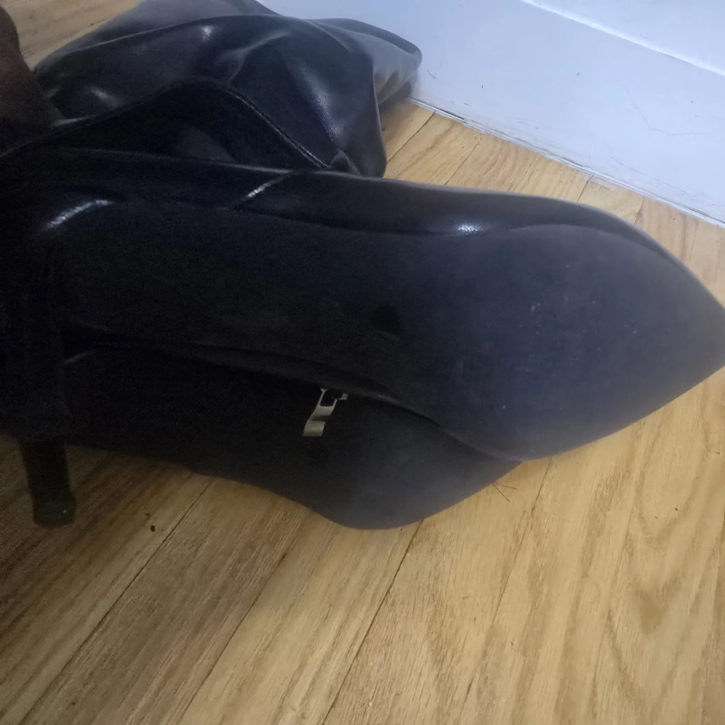 Black Heeled Boots - photo 4
