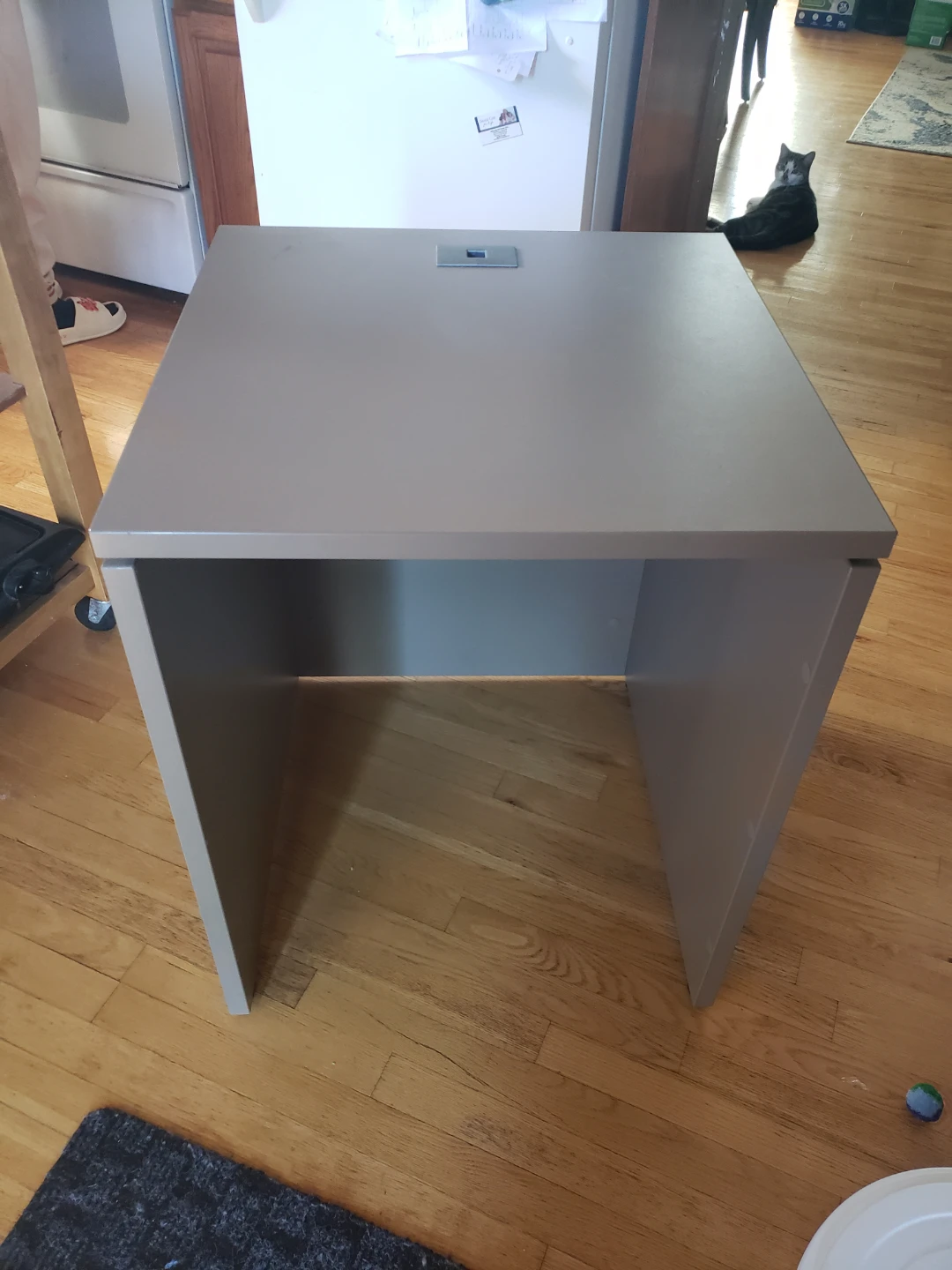 Grey desk - photo 2