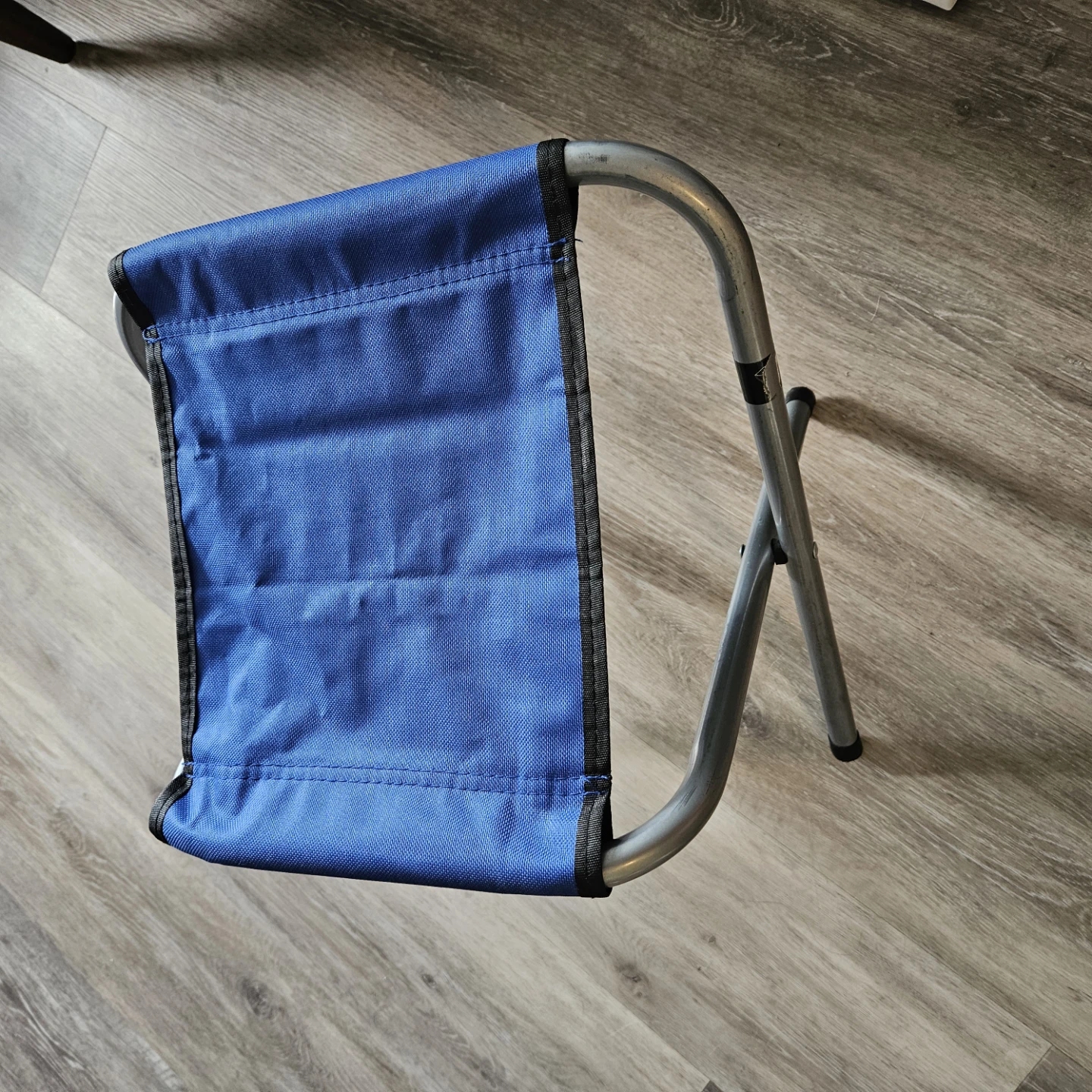 Portable folding stool - photo 2