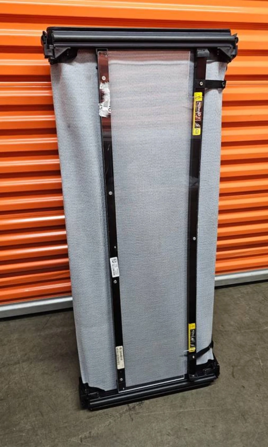 Factory Mopar tonneau cover 6.3 ft. box in excellent condition - photo 4