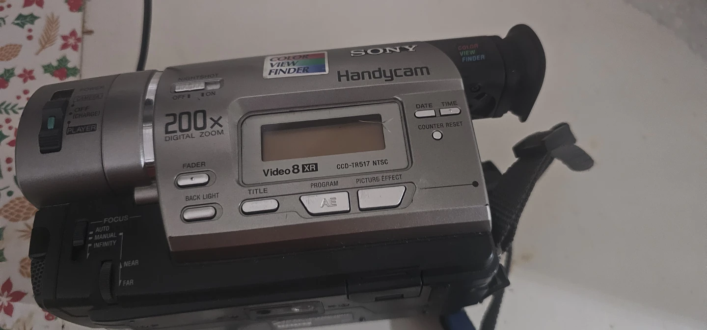 Sony Handycam Video 8 XR CCD-TR517 Camcorder - photo 2
