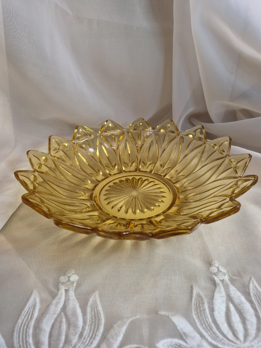 Beautiful Vintage 10 1/4" Round Amber Federal Glass - photo 3