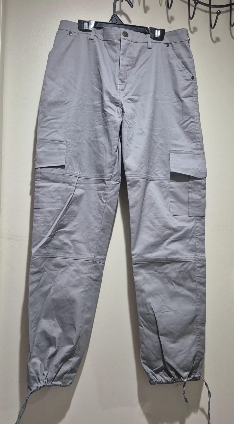 Light Grey Cargo Pants Size Large
