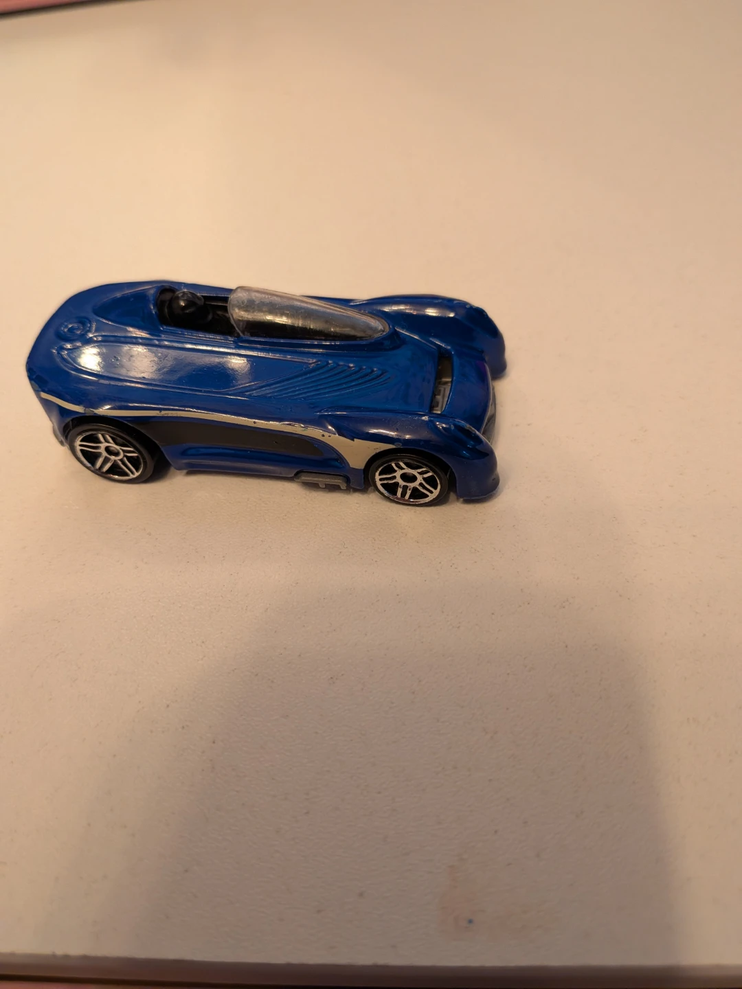 Blue Hot Wheels die-cast toy car - photo 2