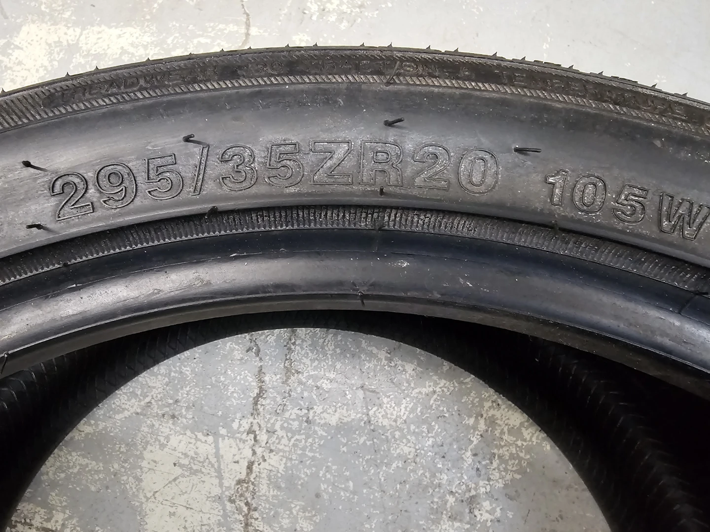 295/35 R20 ALL SEASON TIRE (1 ONLY) - photo 5