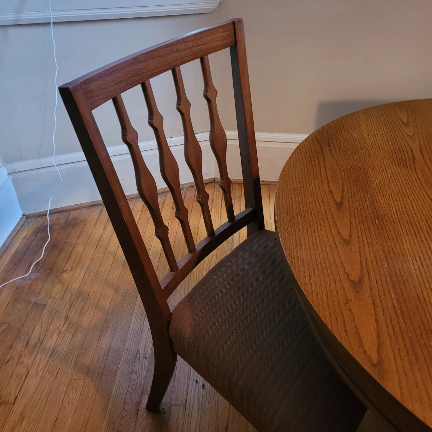 Wooden dining table with 7 chairs - photo 3