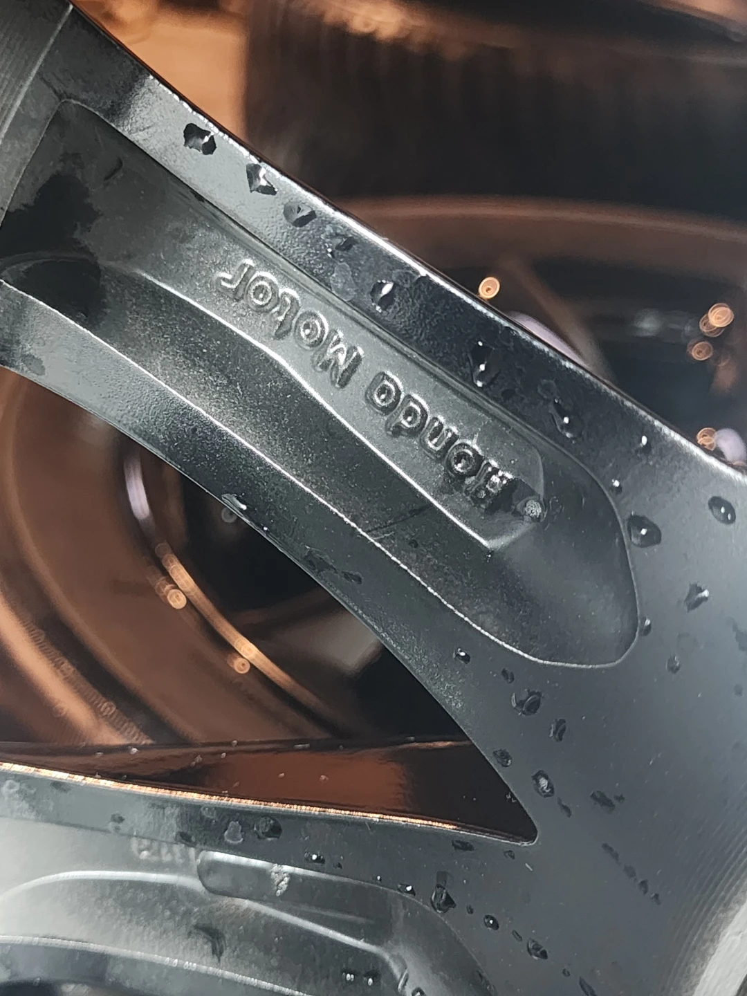 Brand-new 18in. Honda rims and  tires  235 55 R18. - photo 4